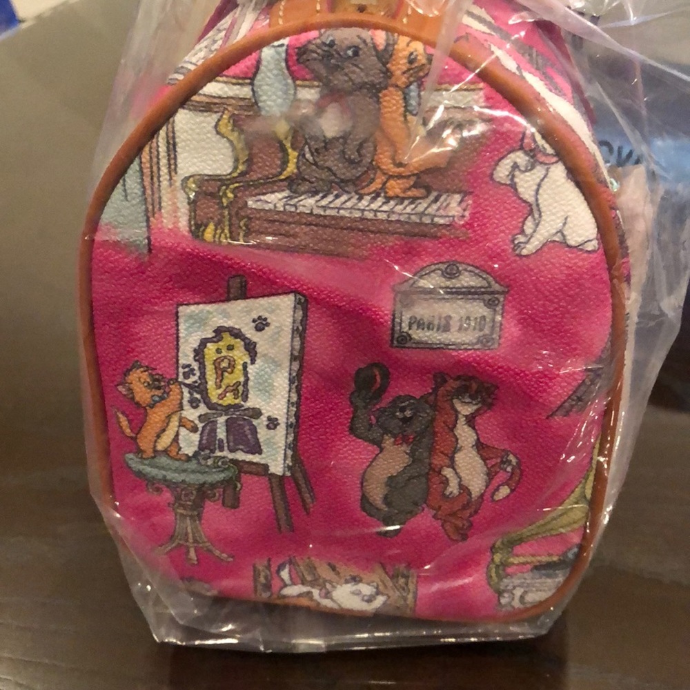 Disney’s Dooney and Bourke Aristocats Satchel - Picture 7 of 11